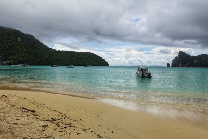 Phi Phi Islands Adventure Day Tour With Seaview Lunch From Phuket - Reviews and Ratings
