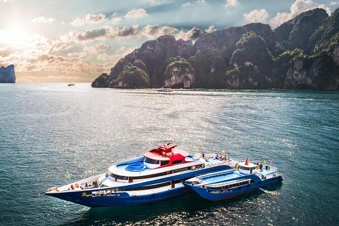 Phi Phi Islands by Ferry With Lunch - Date and Reservation