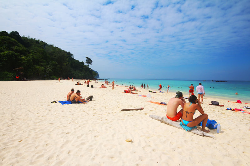 Phi Phi Islands Full-Day Snorkeling Experience - Group size, service, and timing