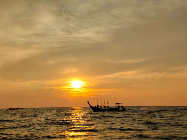 Phi Phi Islands: Private Longtail Boat 6-hour Trip - Snorkeling and Water Activities