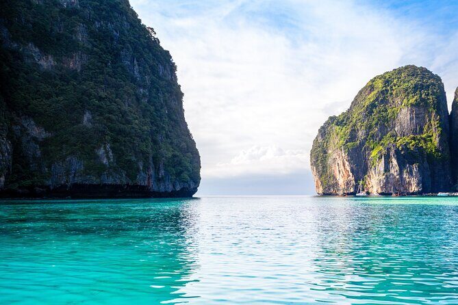 Phi Phi Islands Sightseeing Tour by Speedboat with Buffet Lunch - Viking Cave: A Unique Photo Stop