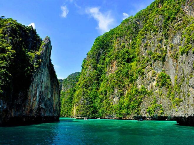 Phi Phi: Private Sunset & Bioluminescent Plankton Boat Tour - Private Boat Experience
