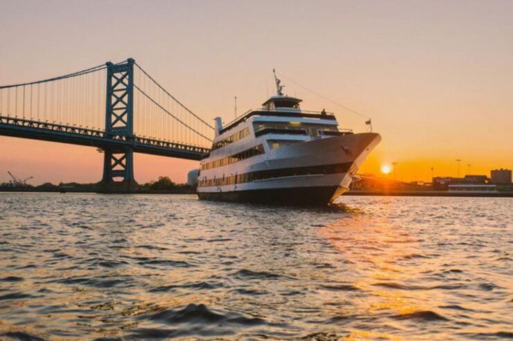 Philadelphia: Buffet Brunch, Lunch, or Dinner Cruise - Experience