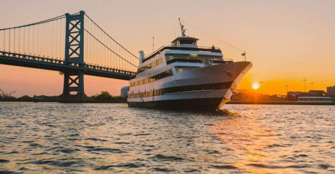Philadelphia: Buffet Brunch, Lunch, or Dinner Cruise - Dining Options