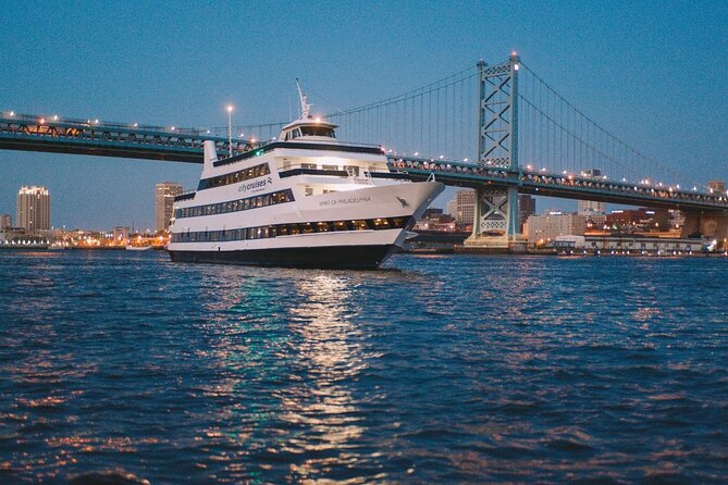 Philadelphia Christmas Eve Dinner Buffet Cruise - Dining Options