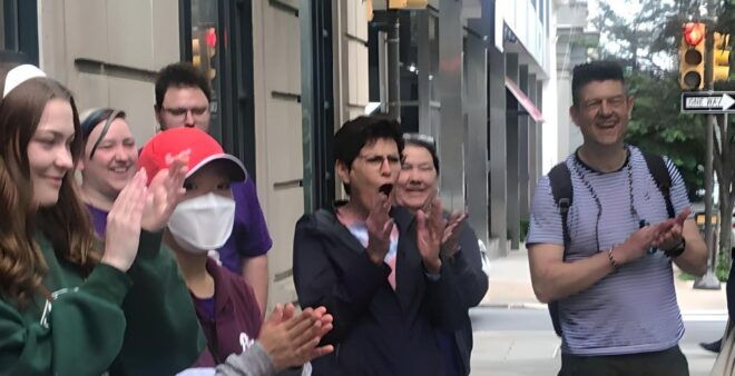 Philadelphia: Comedy Magic Walking Tour With a Guide - Tour Highlights