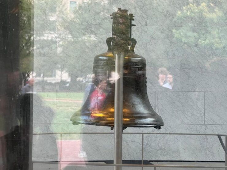 Philadelphia Historic Walking Tour & Scavenger Hunt - Experience Details