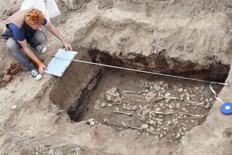 Philadelphias Dead: Eerie Exploration of Forgotten Graves - Good To Know
