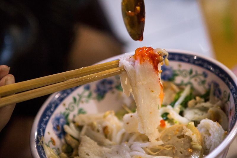 Phnom Penh 7 Stops Street Food Small Group Tour - Let the guide connect food with the city