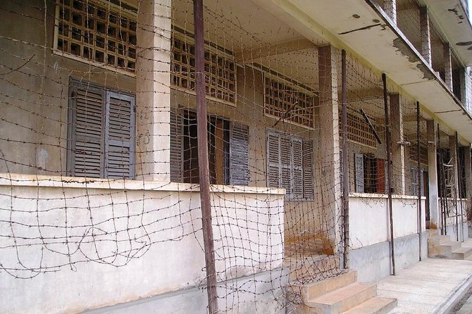 Phnom Penh City Tour, Silver Pagoda, Genocide Museum, Killing Fields - Exploring the Silver Pagoda