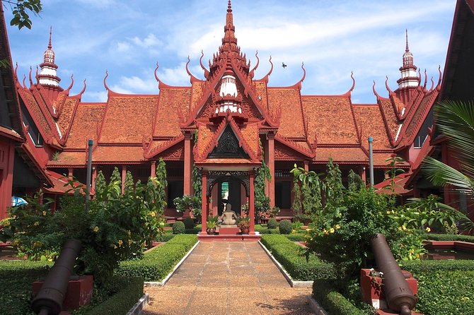 Phnom Penh City Tour, Silver Pagoda, Genocide Museum, Killing Fields - Visiting the Killing Fields