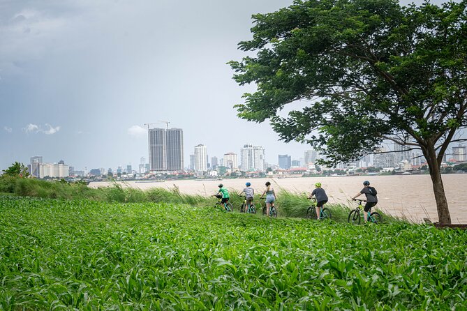 Phnom Penh: Cycle the Silk Island - Haft Day Tour - Local Fruits and Snacks