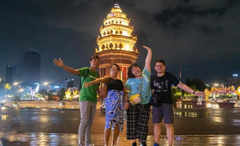 Phnom Penh: Evening Food Tour with Drinks & Tuk Tuk Included - The First Stop: Riverside & Hidden Alley