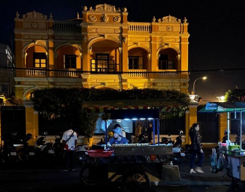 Phnom Penh Heritage city tour by Night - Meeting point, age limit, and practical details