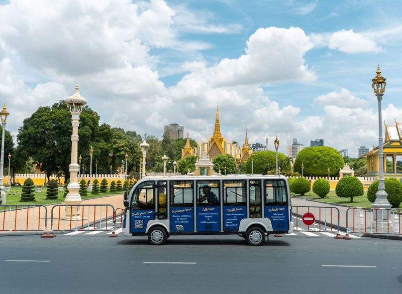 Phnom Penh Heritage Half-Day Small Group Tour - The guide and tablet work best as a team