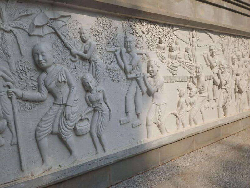 Phnom Penh: Highlights Tour Including S21 and Killing Fields - The Emotional and Cultural Significance