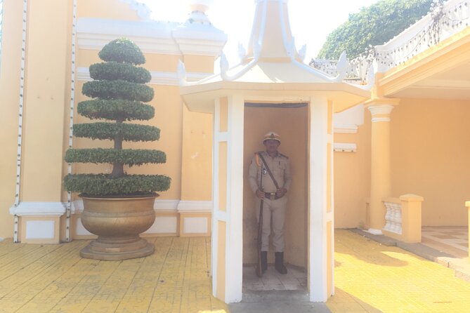 Phnom Penh Killing Field Private Tour - Pickup and Transportation