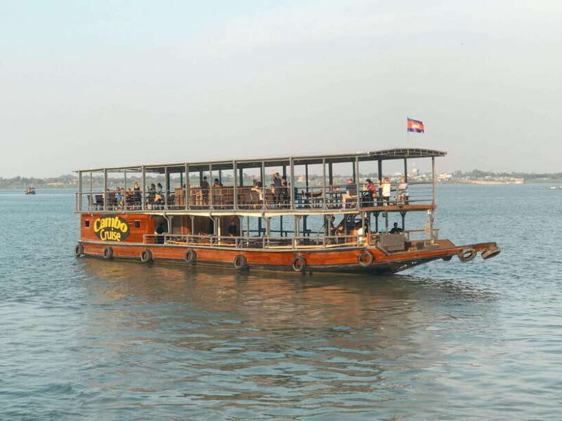 Phnom Penh: Mekong Sunset Dinner Cruise with Live Music - What Makes This Cruise Special?