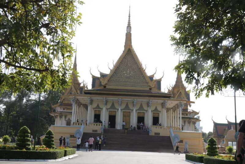 Phnom Penh Private Tour Local English Guides Driver - Practical Tips & Considerations