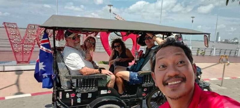 Phnom Penh: Private Tuk-Tuk Tour with English-Speaking - Discover Phnom Penh with a Private Tuk-Tuk Tour: An Honest Review