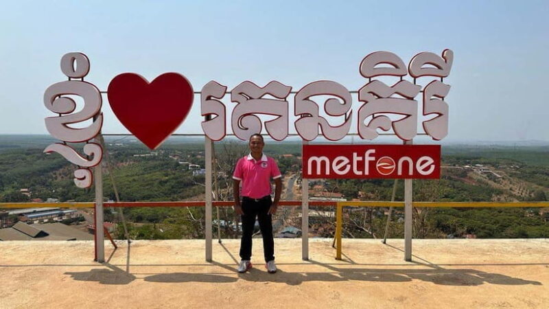 Phnom Penh: Street Art and Food Tour with Pickup and Beer - Good To Know