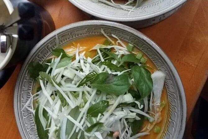 Phnom Penh Street Art and Noodle Lovers Tour by Tuk Tuk - Detailed Review of the Phnom Penh Street Art and Noodle Tour