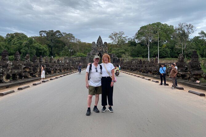 Phnom Penh to Angkor Wat Temples Park Day Tour Ticket and Lunch - The Long Return: Phnom Penh in the Evening