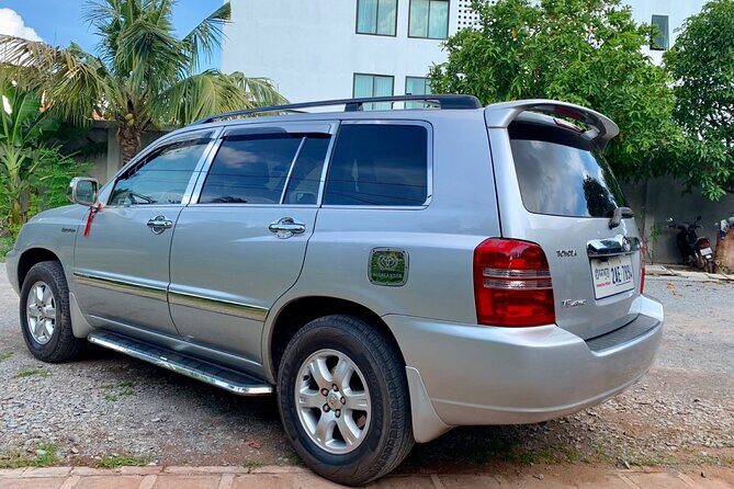 Phnom Penh to Siem Reap: Sambor Prei Kuk & Spider Market Stop - Phnom Penh Pickup and Transfer via Highway 6