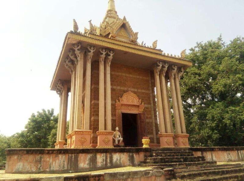 Phnom Penh: Udong Hill, Long Vek, and Phnom Reap Day Tour - Exploring Long Vek, Cambodia’s Second Capital