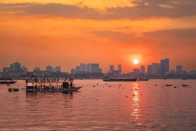 Phnom Penh Vespa City Tour and Sunset Boat with drinks - What Could Be Better?