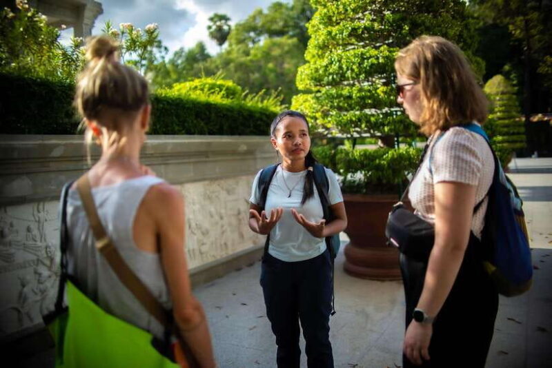 Phnom Penh: Walking Highlight City Tour - Discovering Phnom Penh: A Walking Highlight City Tour