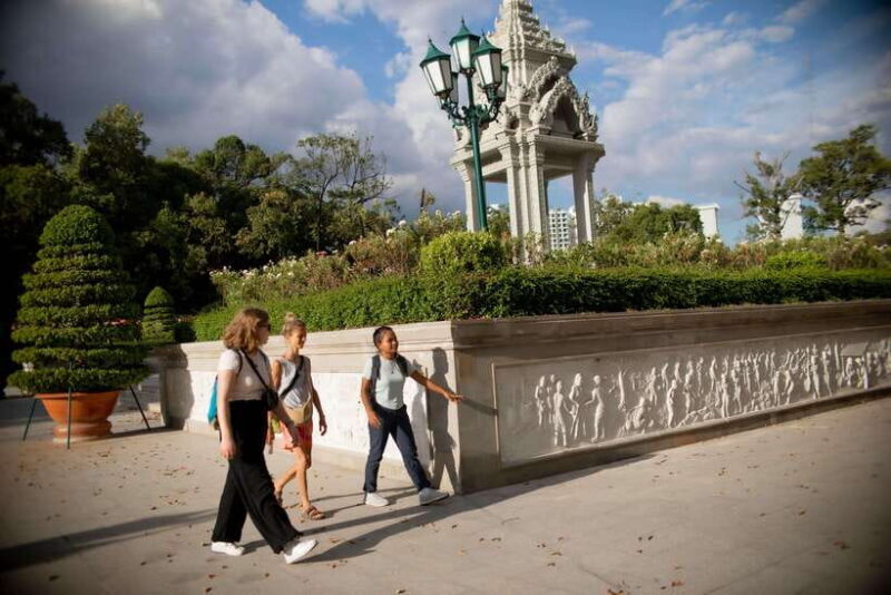 Phnom Penh: Walking Highlight City Tour - Authentic Insights from Past Travelers