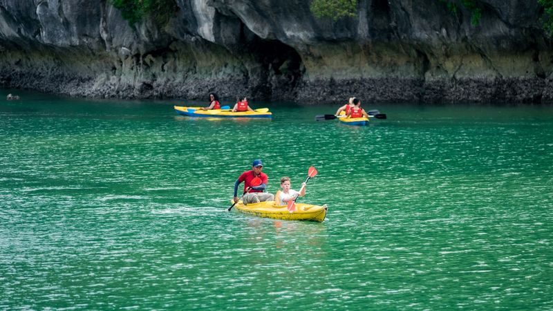 Phoenix 3D2N Cruise: Ha Long Bay with Sung Sot & Ti Top - Day two: kayaking and Ba Trai Dao