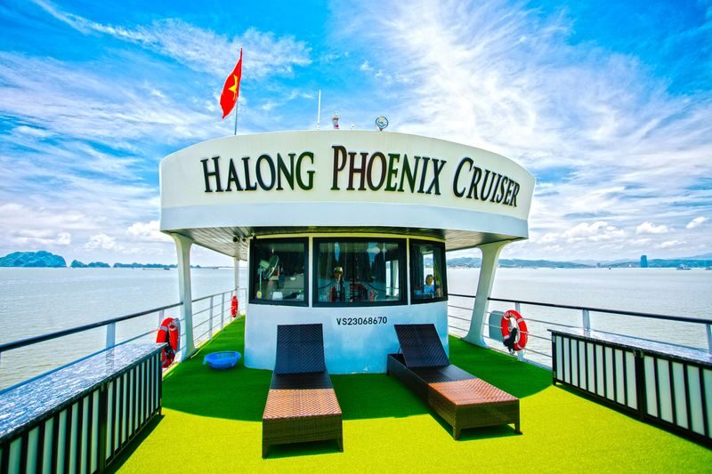 Phoenix Day Cruise: Ha Long Bay, Sung Sot, Ti Top - Limestone towers and the open water