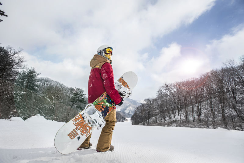 Phoenix Park Ski Resort Ski & Snowboard 3D2N Tour (Departure from Seoul) - What the guides add to the trip