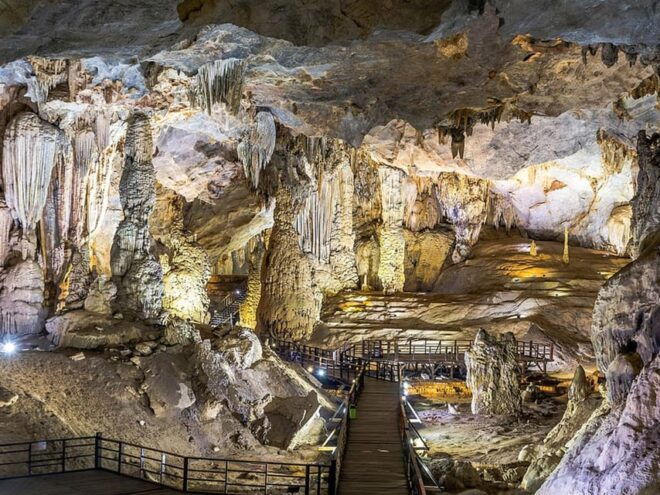 Phong Nha/Dong Hoi: Phong Nha Cave and Paradise Cave Tour - What to Expect