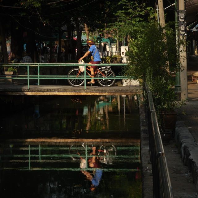 Photo Exploring Bangkok: Ratchanatdaram Temple AM Tour - Tour Details
