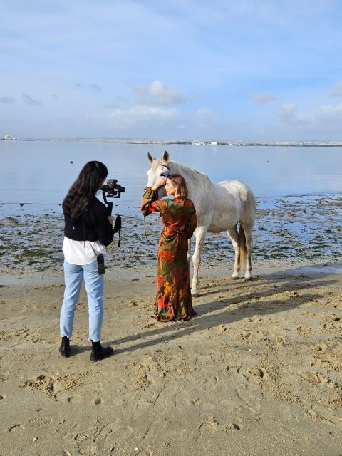 Photo Session With Horses on the Beach or in the Countryside - Instructor and Group Size