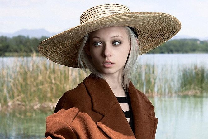 Photo Shoot in Barcelona - Transportation and Snacks