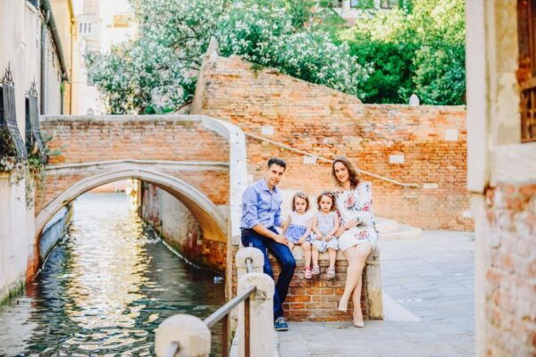 Photo Shoot With a Professional Photographer in Venice - Inclusions for the Photo Shoot