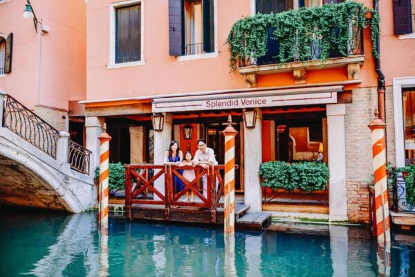 Photo Shoot With a Professional Photographer in Venice - The Sum Up