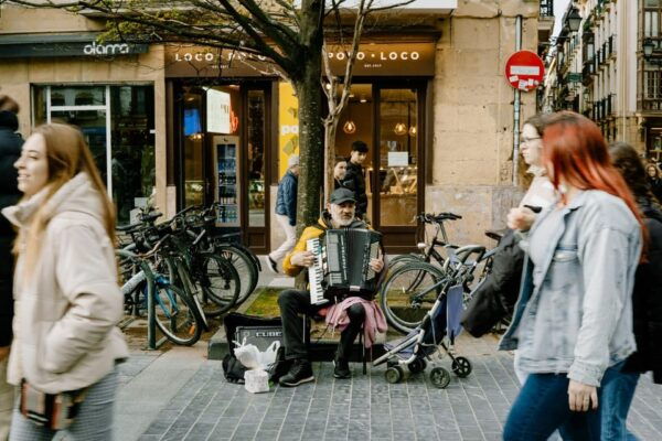 Photo Tour in San Sebastián as a Local Photographer - Group Size