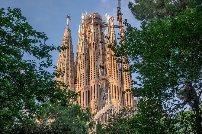 Photo Walking Tour Sagrada Familia and Gaudí in Barcelona - Who Would Love This Tour?
