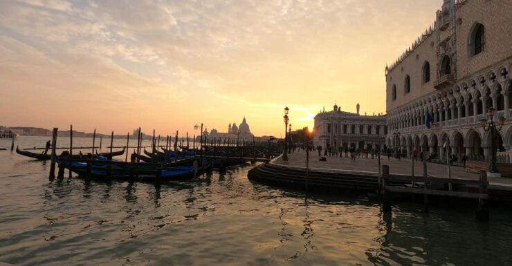 Photo With a Professional Photographer in Venice - Good To Know