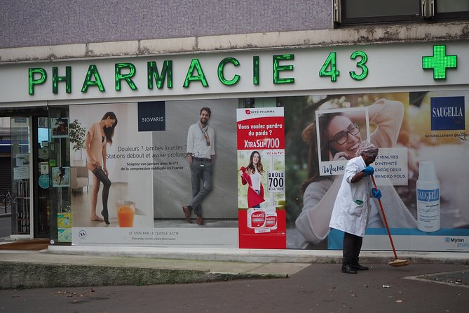 Photograph With a Pro Paris off the Beaten Path! - Meeting and Pickup