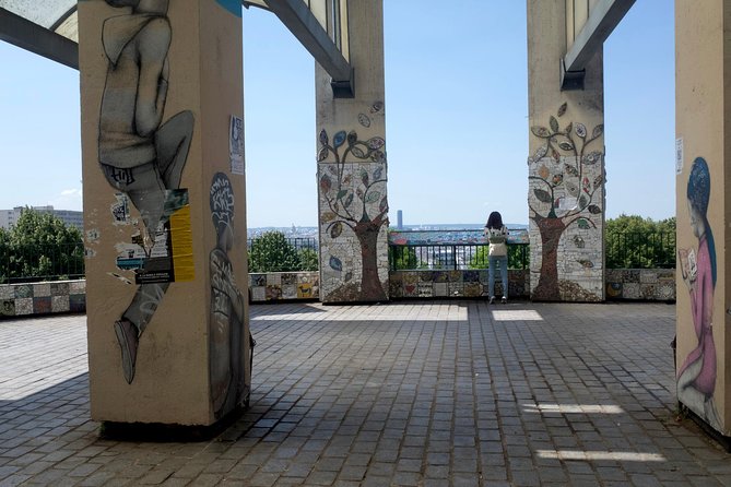 Photograph With a Pro Paris off the Beaten Path! - Common Questions