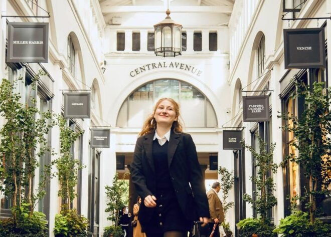 Photoshoot at Notting Hill,Covent Garden,St Paul Cathedral - Customization Options