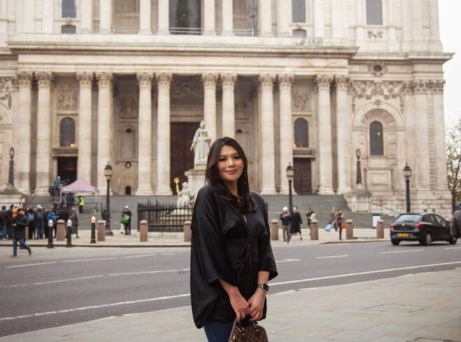 Photoshoot at Notting Hill,Covent Garden,St Paul Cathedral - Photographer Expertise