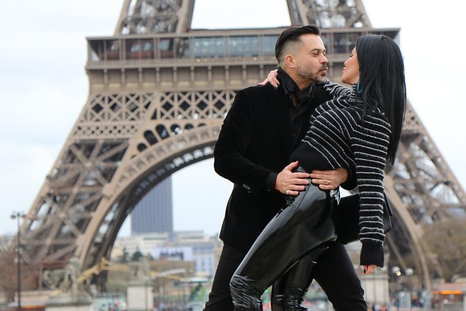 Photoshoot in Paris - Paired With a Professional Photographer