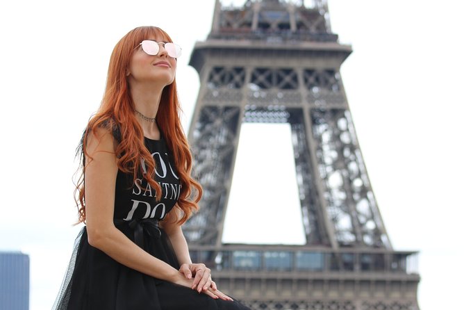 Photoshoot in Paris - Customizable Photoshoot With Iconic Landmarks